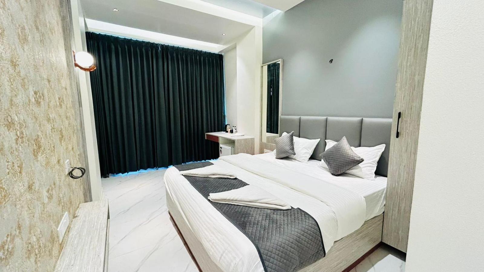 River An Sky Resort Wadhiware 외부 사진